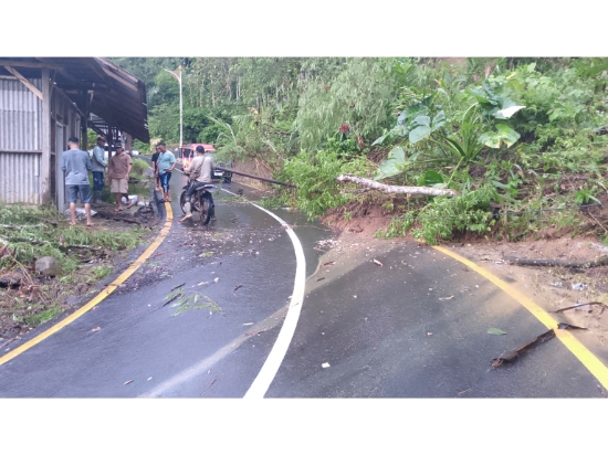 Longsor di Jalur Strategis Cimaja–Cibareno Sukabumi: Akses Sempat Terganggu Akibat Hujan Lebat