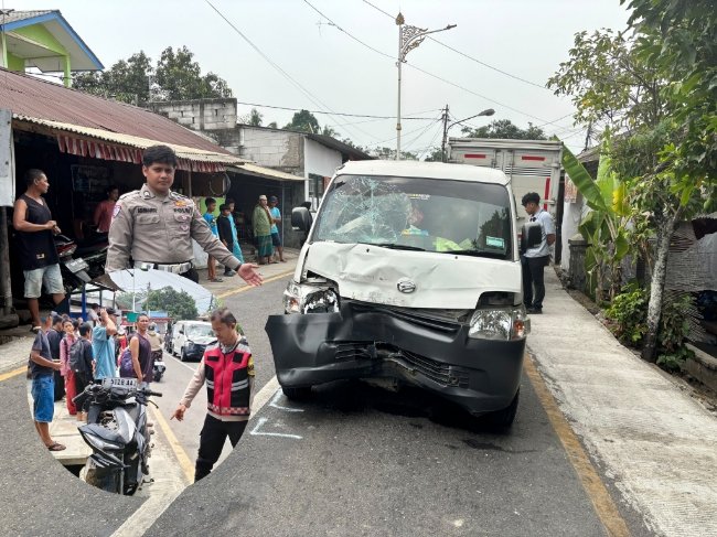 Kecelakaan di Tikungan Cisolok Sukabumi, Motor Hilang Kendali Tabrak Blind Van